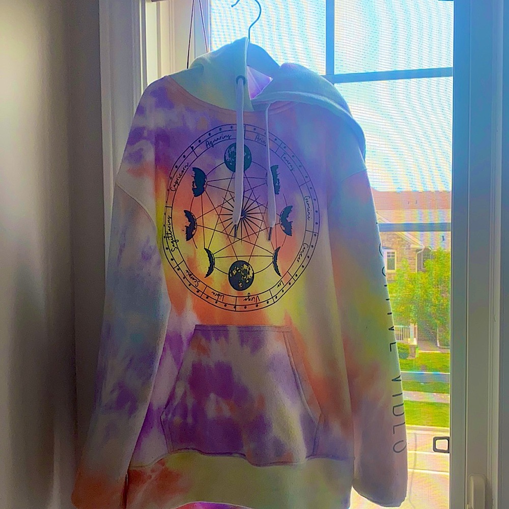 Size S/P,  tie dye zodiac hoodie, Urban planet